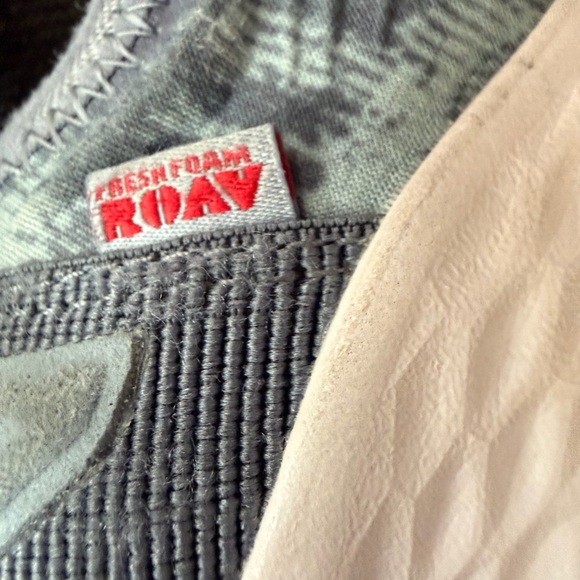 New Balance Fresh Foam Roav Running Shoes Kids Size 10.5 Steel Blue White - Picture 9 of 13